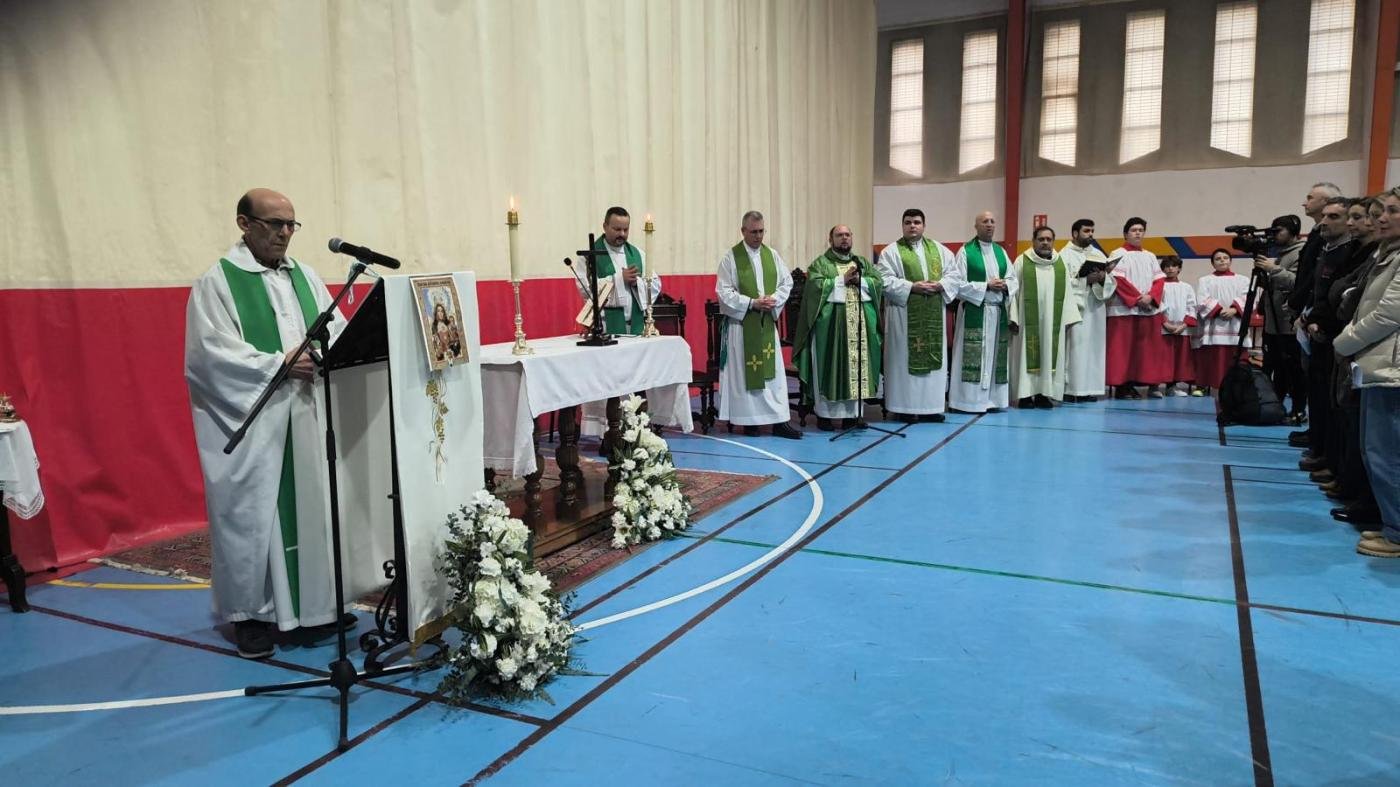 RONDA. El Fuerte acogió la Eucaristía con los vecinos de Grazalema