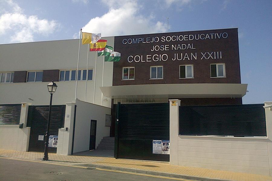 El obispo ofrece un nuevo colegio a Estepona