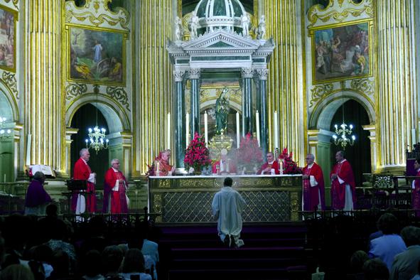 Mons. Catalá pide vivir la diversidad de carismas como riqueza