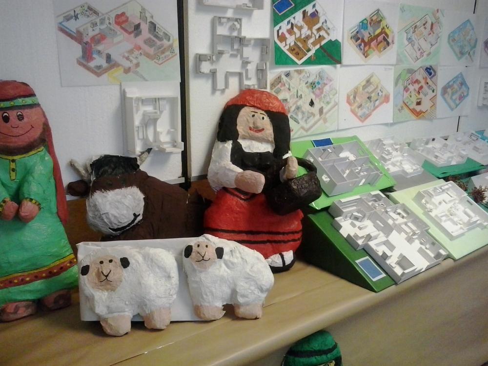 Manualidades navideñas entre los trabajos expuestos