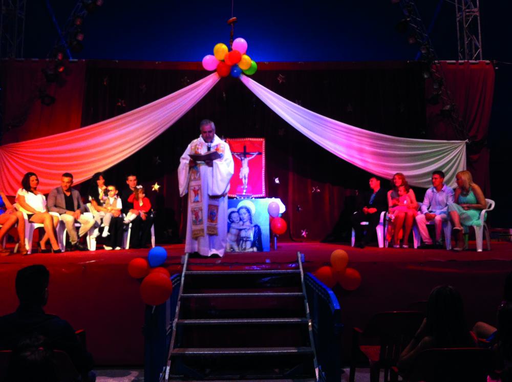 Tres niños del circo se bautizan en Málaga