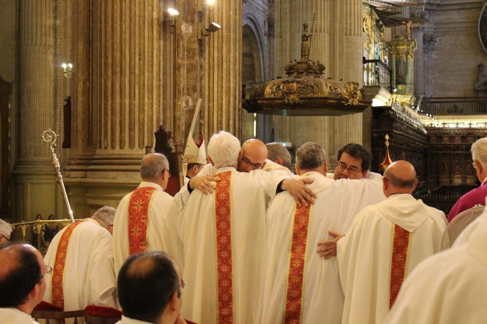 El obispo anima a los nuevos sacerdotes a ser pastores fieles
