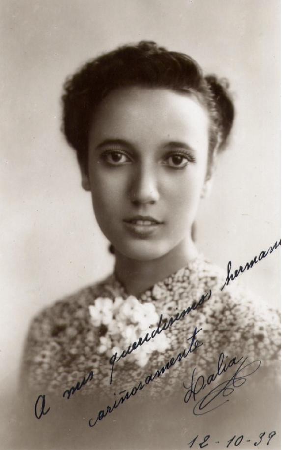 Josefina de joven, entonces Candelaria