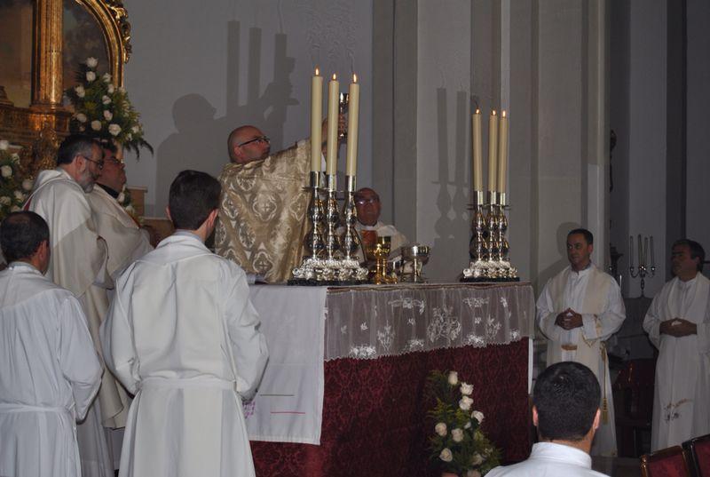 Francisco J. Martínez celebra su primera Misa en la Trinidad