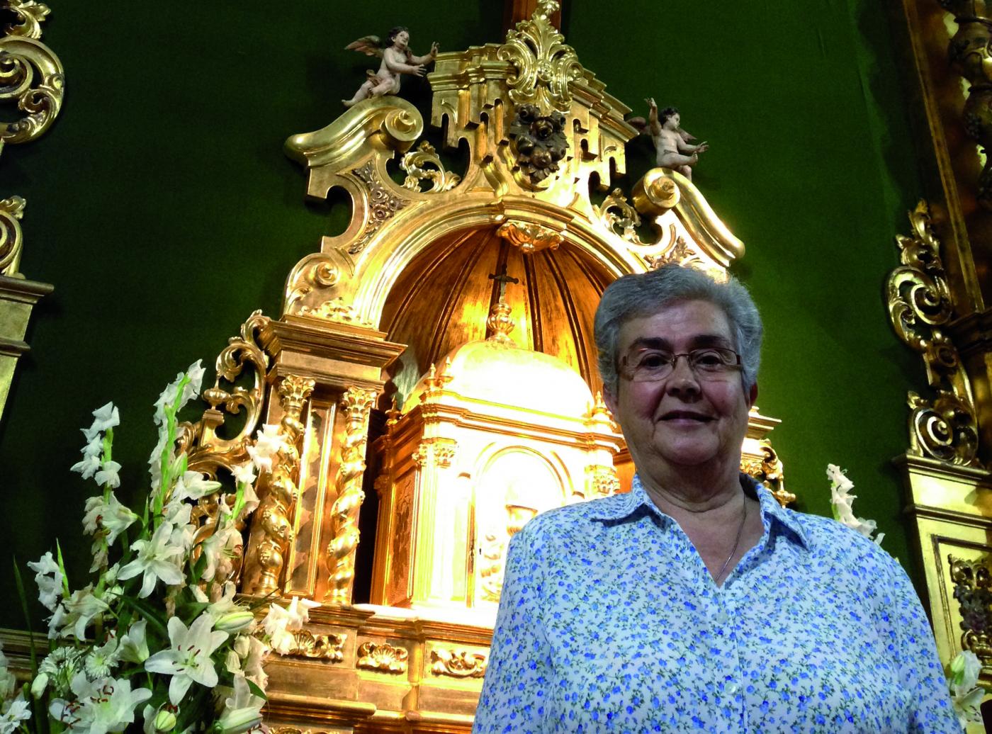 Concha, sacristana de Nerja: «Todos tenemos que meter el hombro»