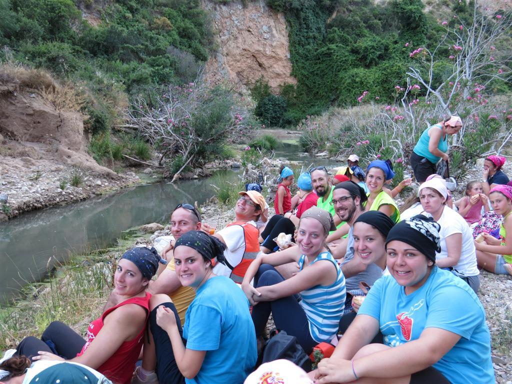 Los participantes disfrutan de la naturaleza