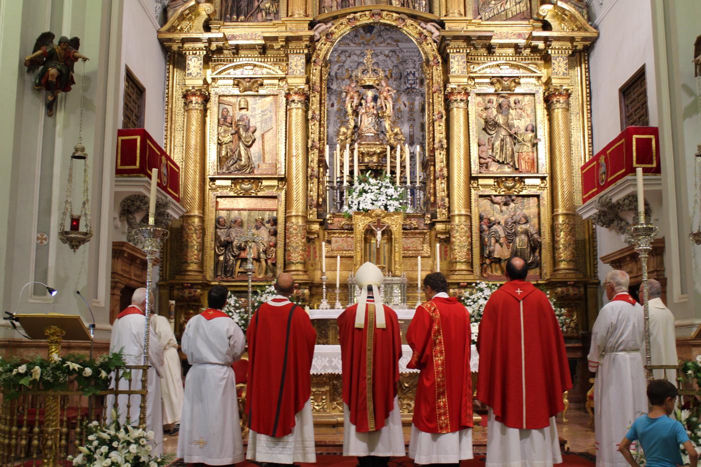 Toma de posesión de los co-párrocos \"in solidum\" de Santa María de la Victoria (Santuario de Santa María de la Victoria-Málaga)
