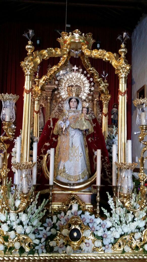 Alfarnate vive un día histórico con su Virgen de Monsalud