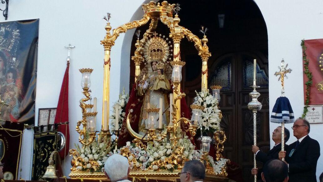 Alfarnate vive un día histórico con su Virgen de Monsalud