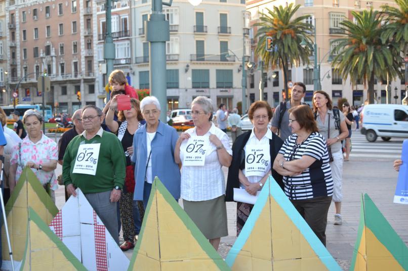 Concentración para la erradicación de la pobreza en la Plaza de la Marina