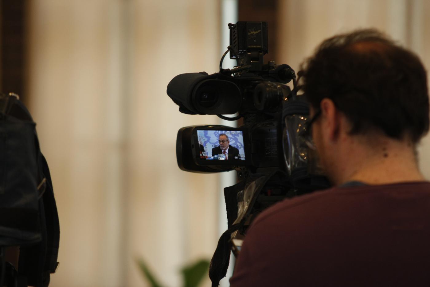 Medios gráficos en la rueda de prensa