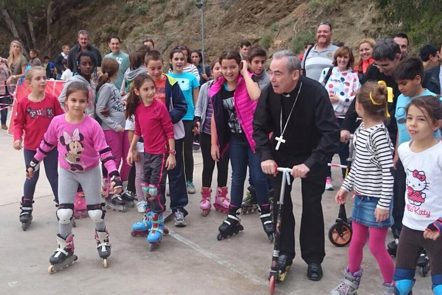 Don Jesús Catalá participa en el Día del Patín de la Fundación Victoria