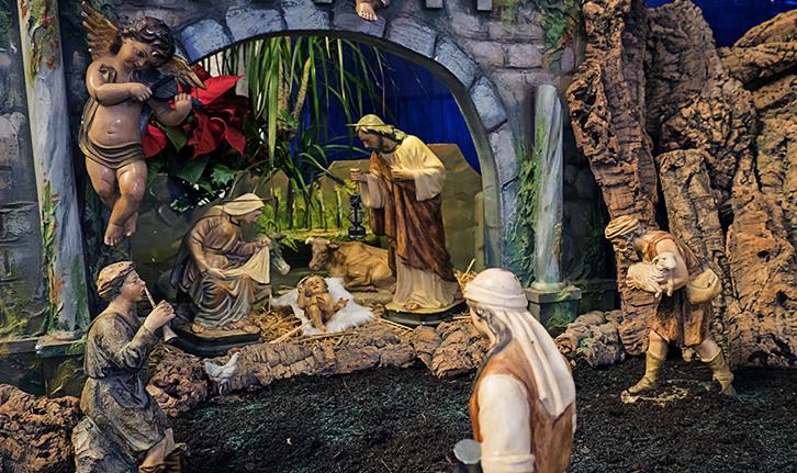 El tradicional belén de Virgen Milagrosa y San Dámaso