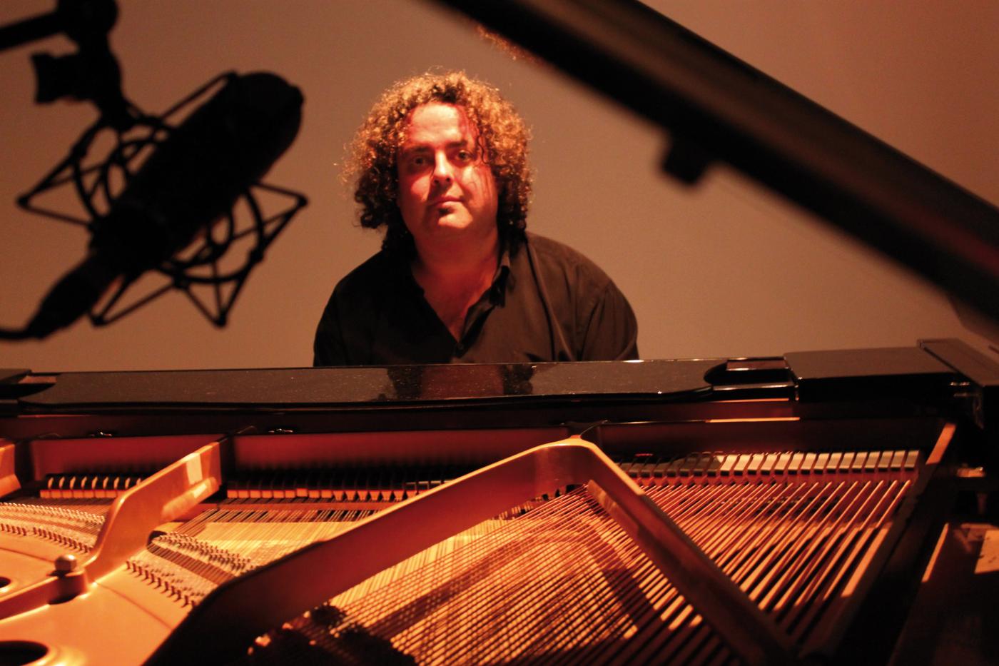 Miguel Pérez actúa hoy sábado en Ars Málaga