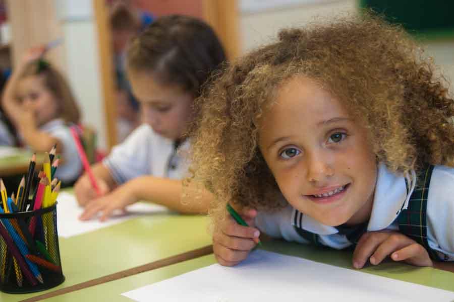 Cardenal Herrera amplía su transporte escolar hasta Teatinos