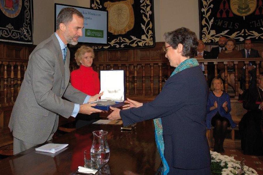 El Rey pide a las Adoratrices que no callen su voz