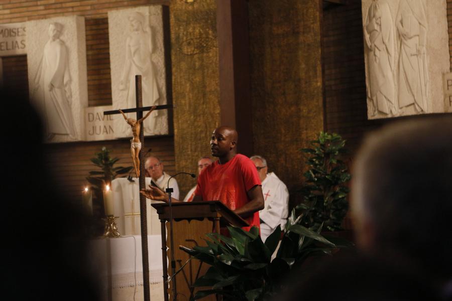 Un millar de malagueños ora por los emigrantes