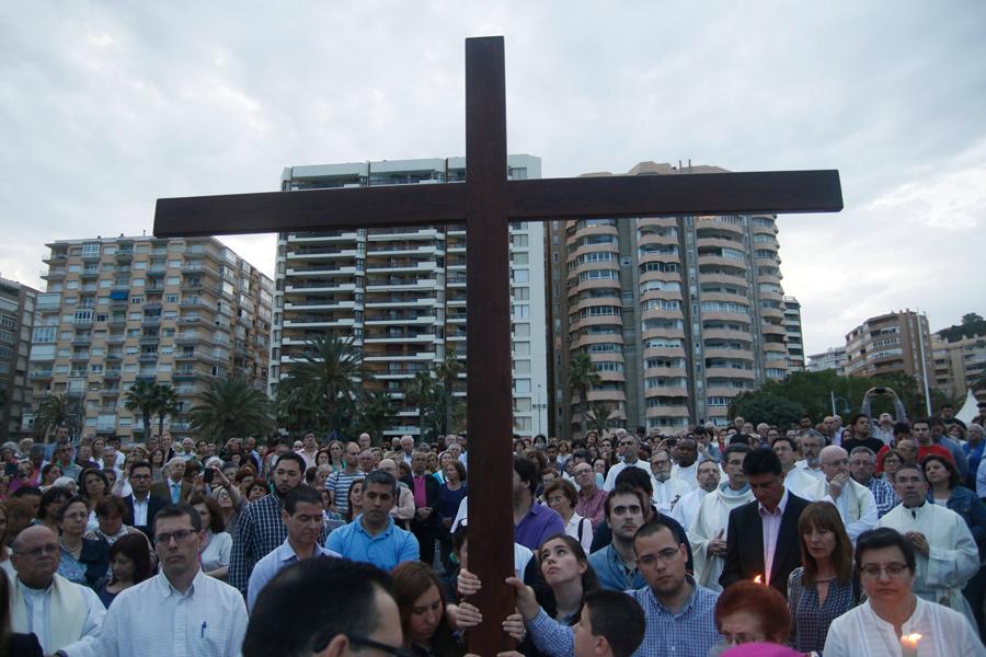 Un millar de malagueños ora por los emigrantes