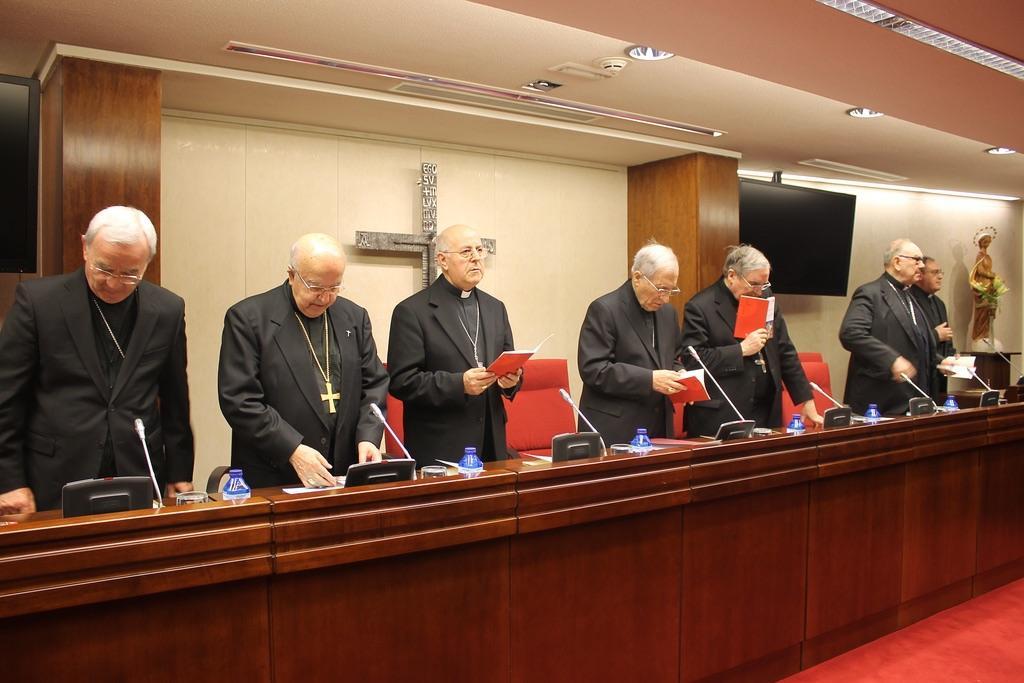 Los obispos piden perdón