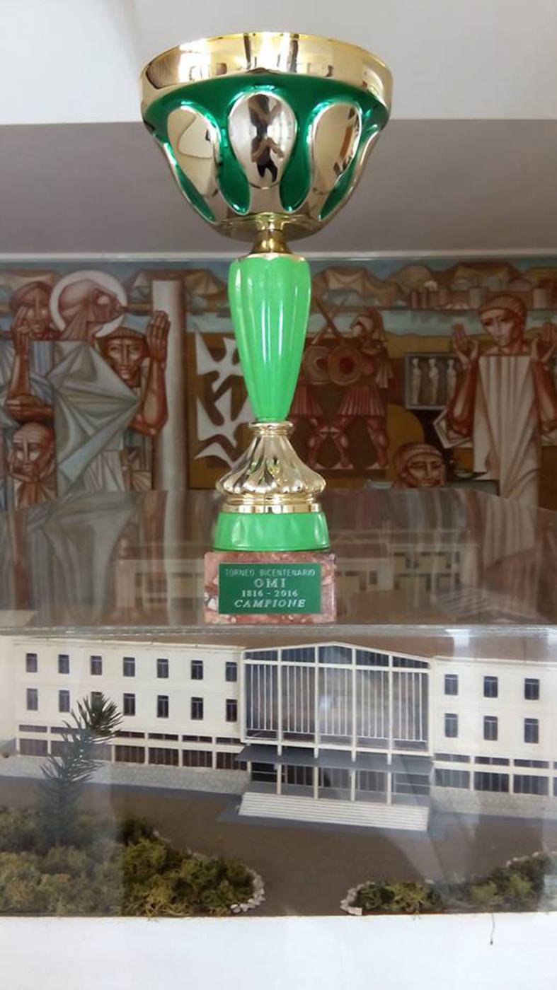 Trofeo del torneo del bicentenario de la OMI