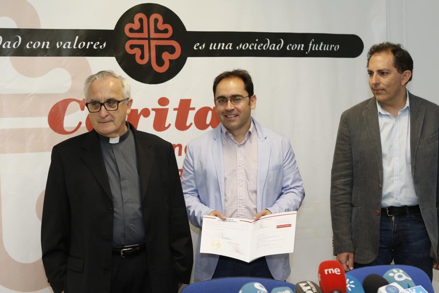 Rueda de prensa de la presentación de la memoria de Cáritas Diocesana de Málaga 2015