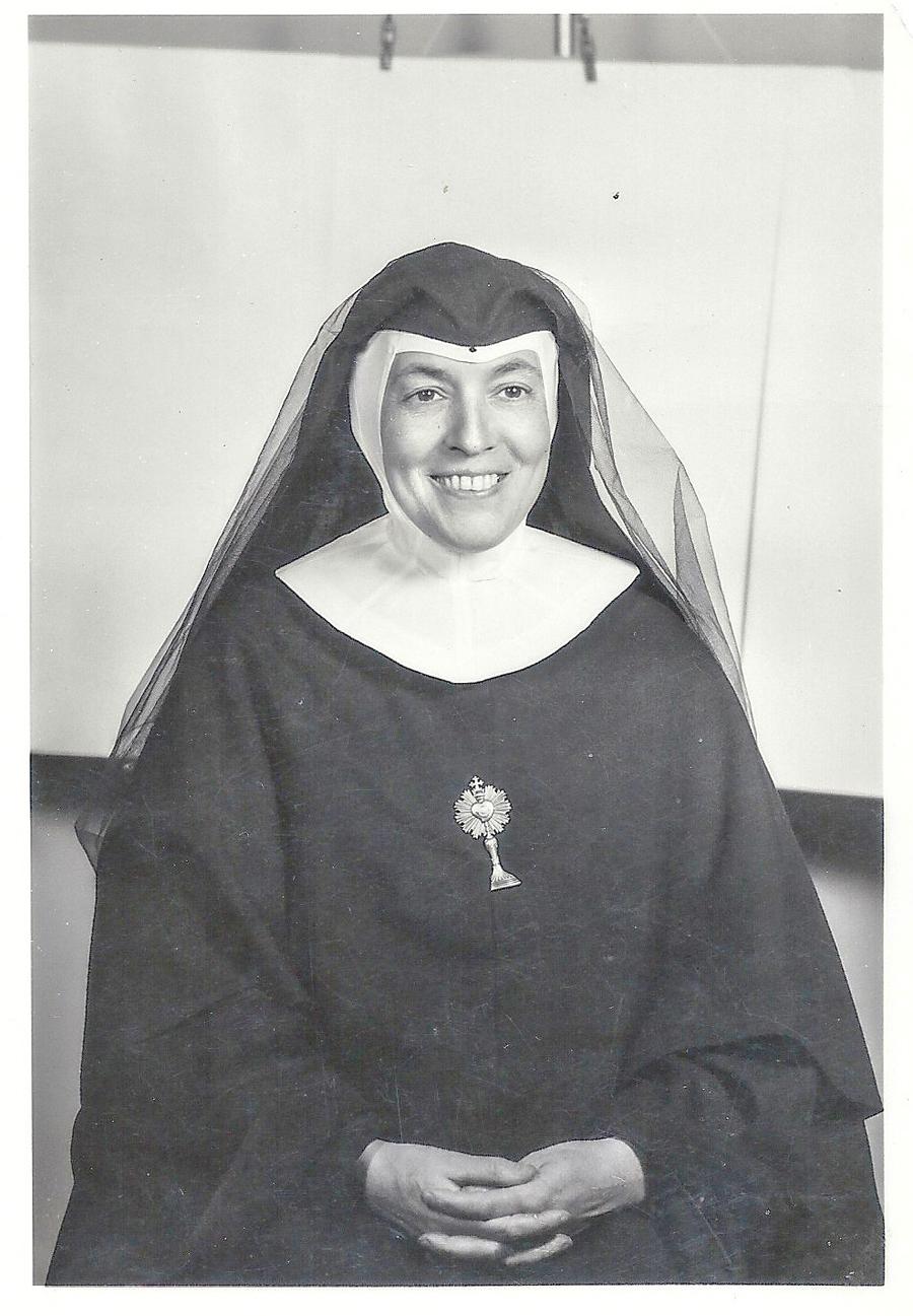 Victoria de la Cruz en 1963, en California