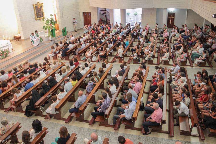 La parroquia de San Miguel, en Málaga, despide a su párroco Fernando del Castillo
