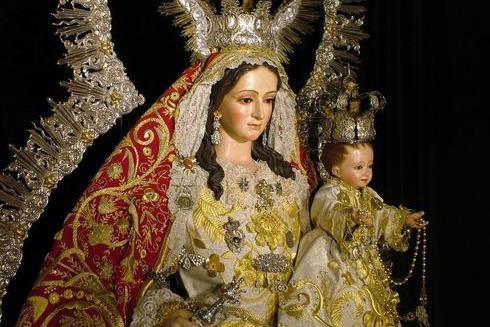 Los Mártires pone el curso pastoral en manos de su Patrona