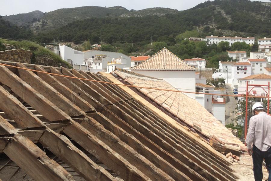 Restauración de la iglesia de Santiago, en Casarabonela