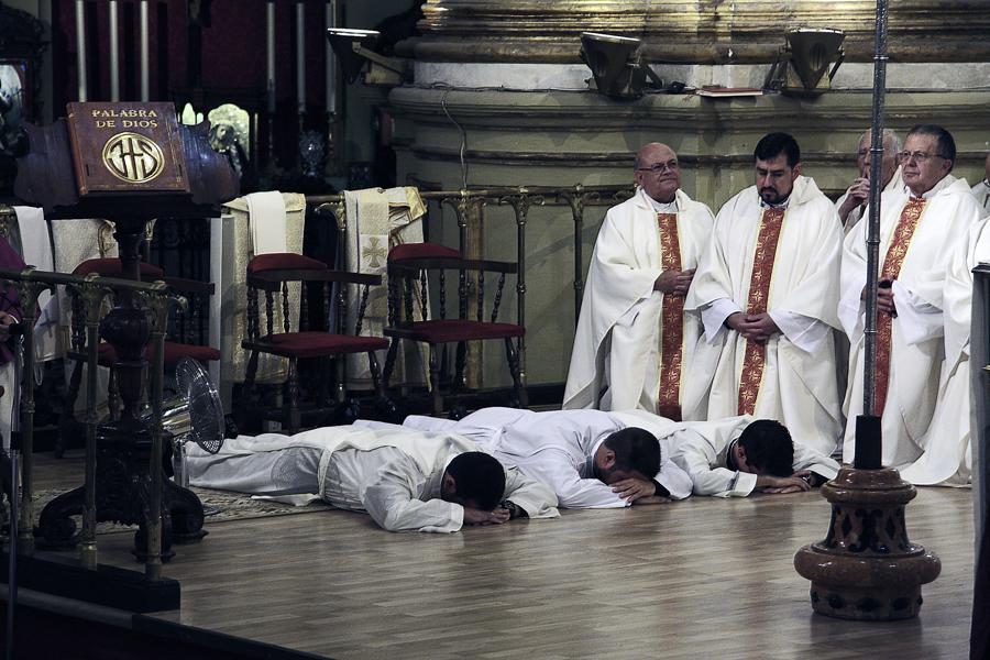 Daniel Martín, Fernando Luque y Francisco Ruiz en su ordenación como diáconos