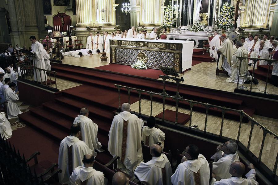 Daniel Martín, Fernando Luque y Francisco Ruiz en su ordenación como diáconos