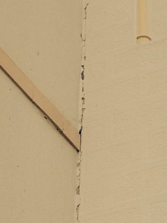 Grieta en la capilla castrense