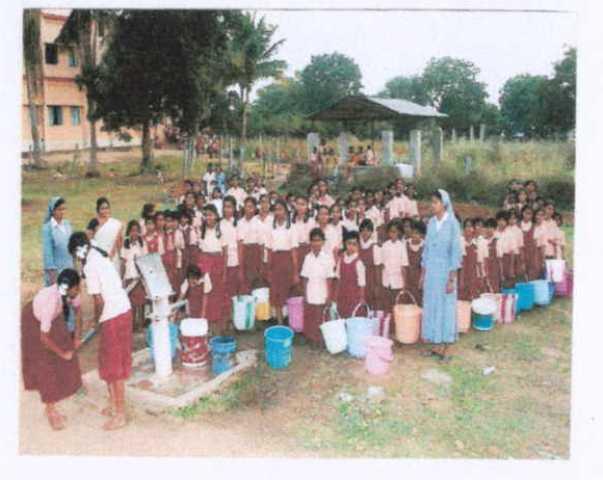 Alumnos de la escuela de Peddapential