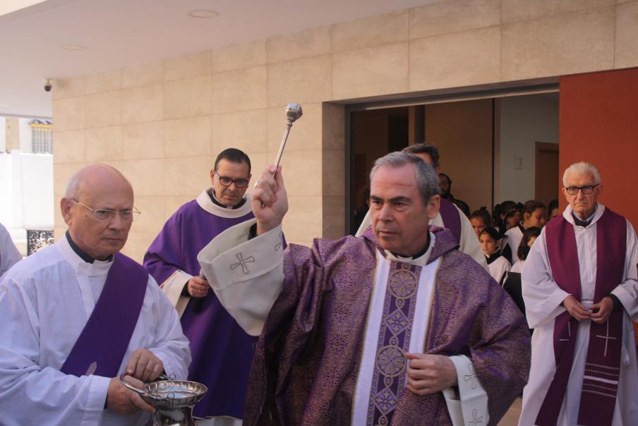 Bendición de Don Jesús de los nuevos salones parroquiales del Corpus Christi