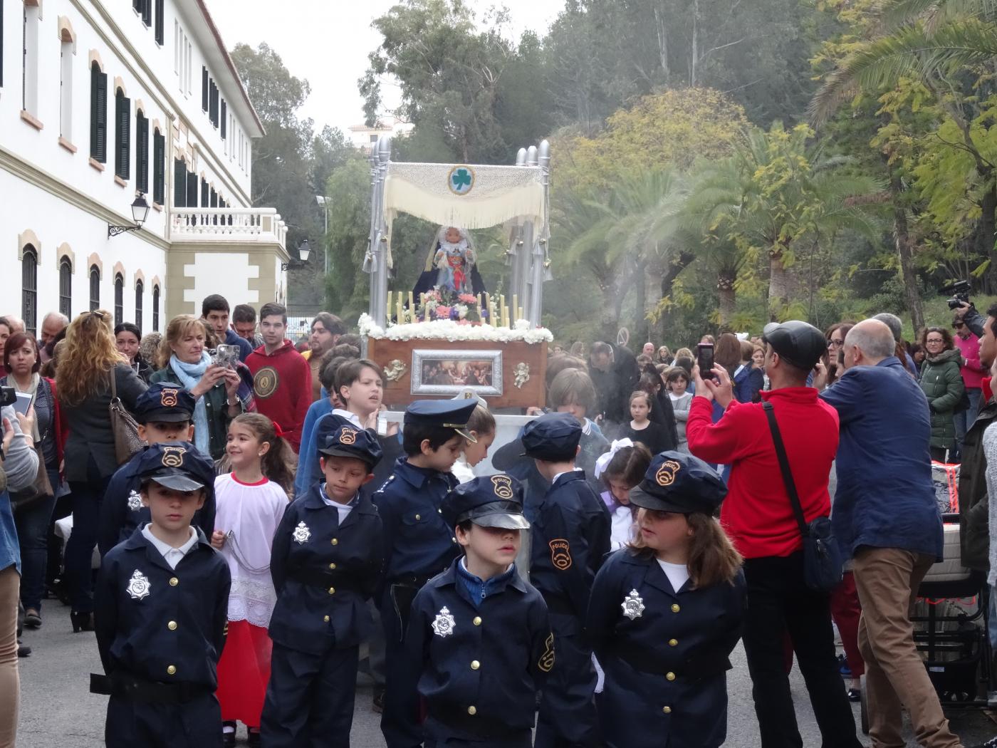 Procesión en el Colegio El Monte