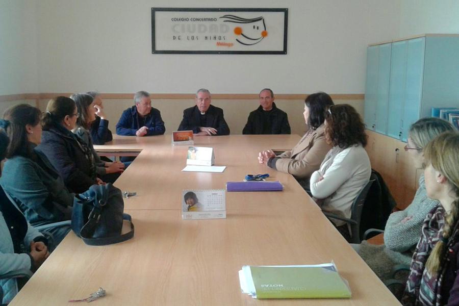 El Sr. Obispo visita la Ciudad de los Niños