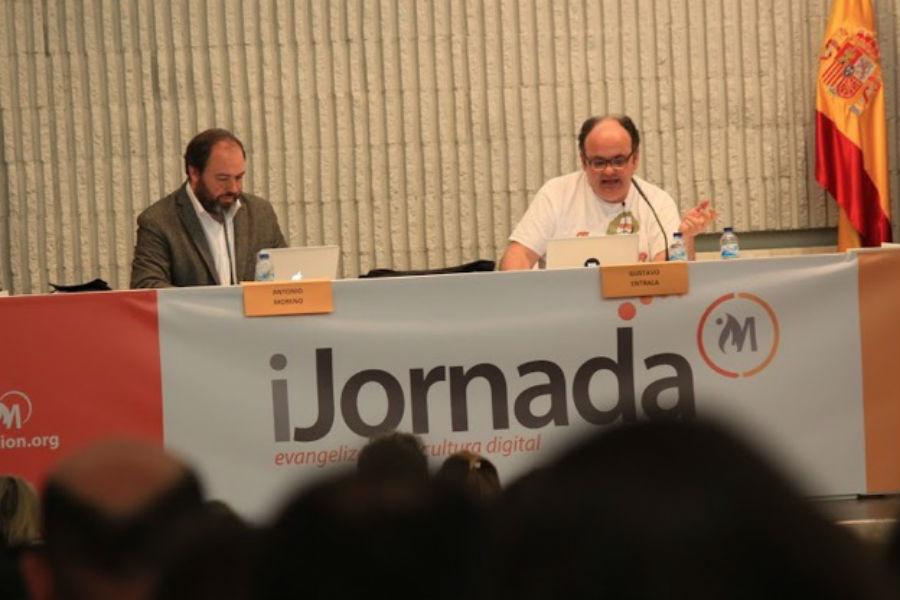 El redactor de DiócesisMálaga, Antonio Moreno, durante el iCongreso 
