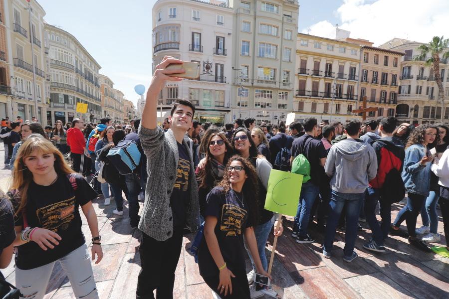 Los jóvenes llenaron el centro de misericordia