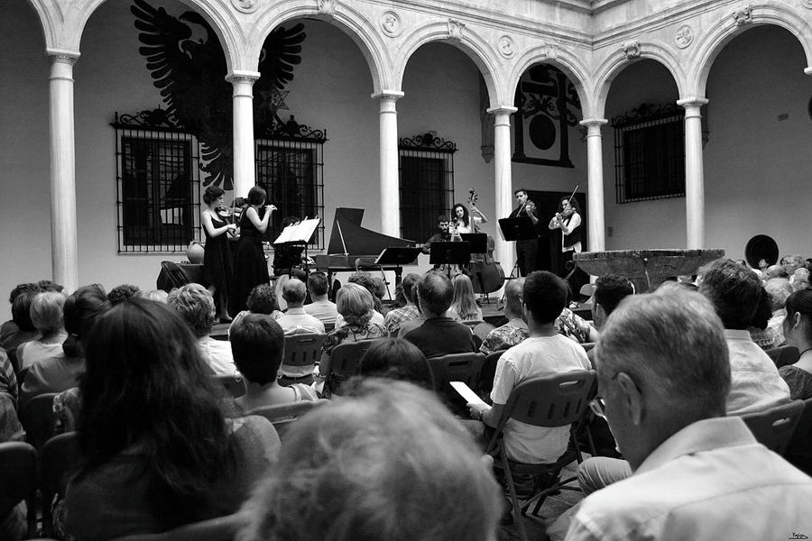 Concierto a beneficio de "Calor y café"