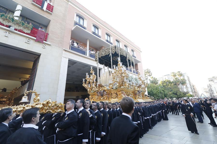 La Soledad Coronada recorre las calles de Málaga