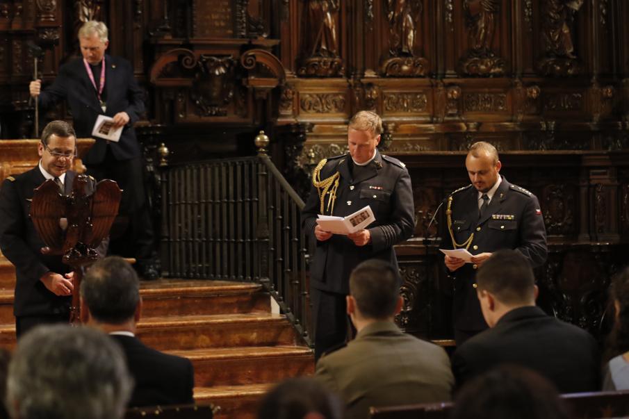 Oración ecuménica de capellanes militares de la OTAN en la Catedral de Málaga, en junio de 2016