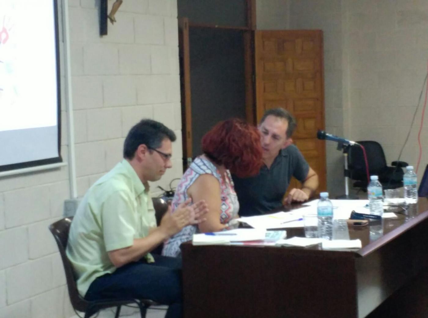 Mesa redonda en la parroquia María Madre de Dios sobre los "Católicos ante las elecciones del 26J"