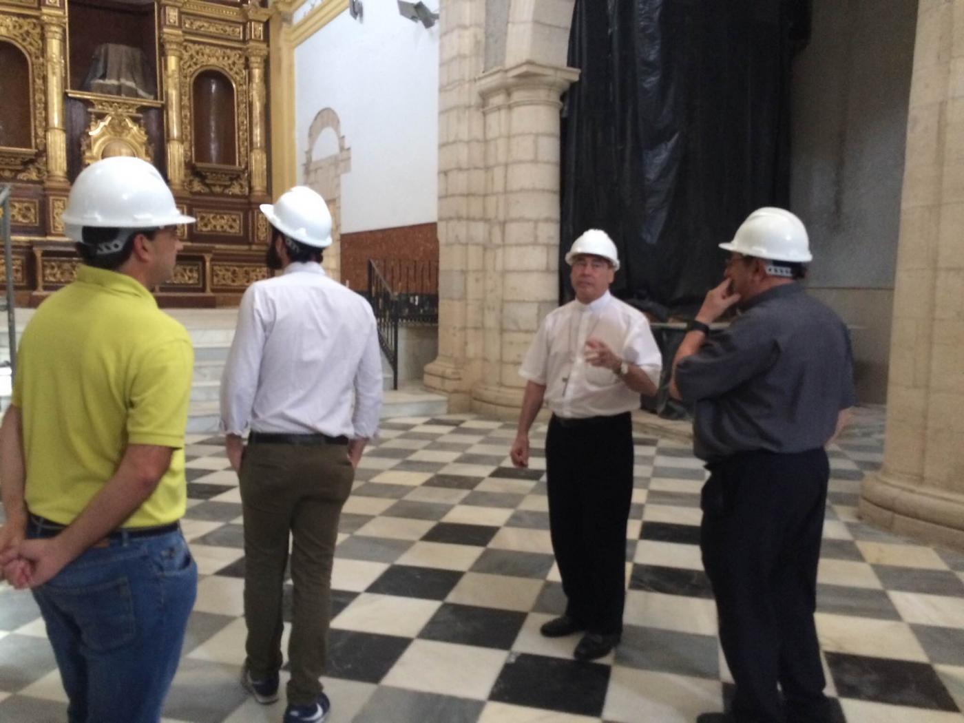 Visita del Sr. Obispo a las obras de la Inmaculada Concepción en Melilla