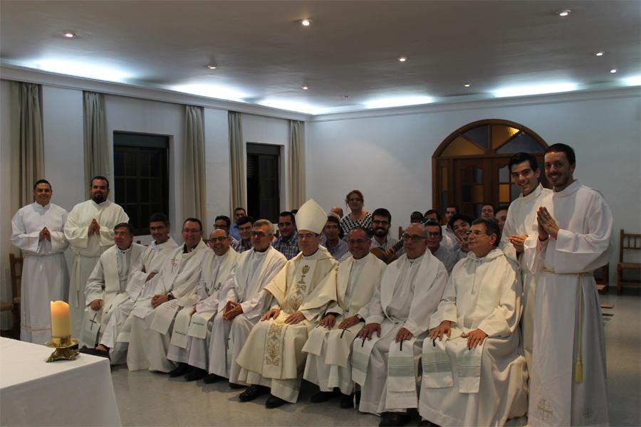 Firma del celibato y la profesión de fe de los ordenandos