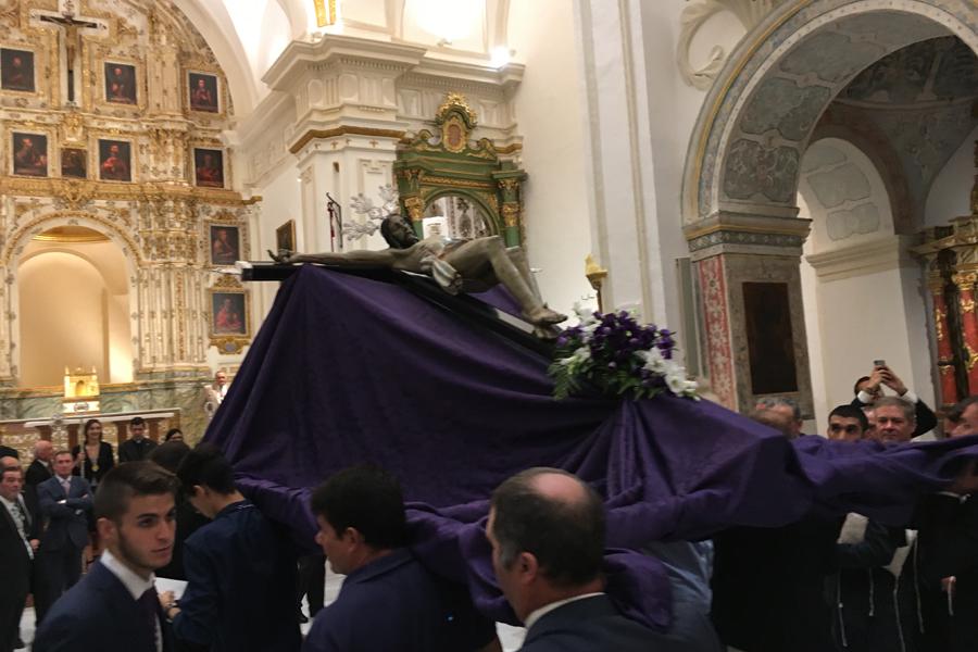 Procesión de traslado de los titulares de las hermandades que tienen su sede canónica en la iglesia de la Victoria