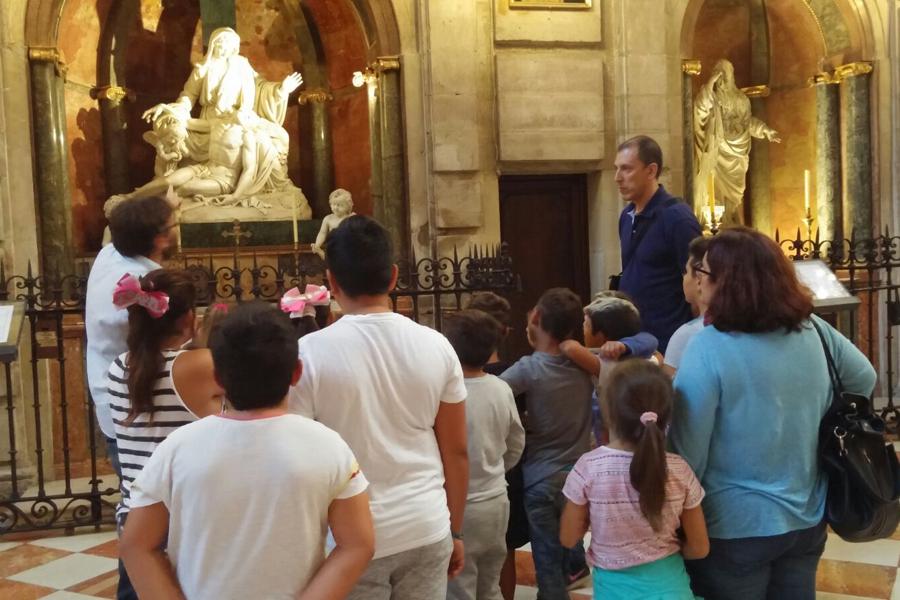 El Colegio María de la O, de Los Asperones, visita la Catedral