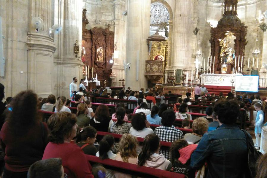 La parroquia de San Cristóbal de Ronda peregrina a la Colegiata de Santa María, con motivo del Año de la Misericordia