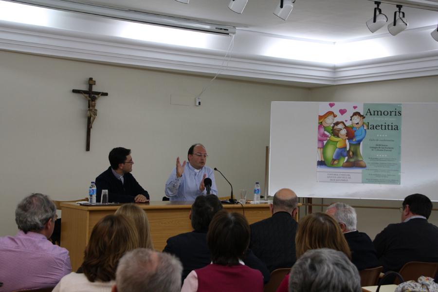 Conferencia del sacerdote Guillermo Tejero, profesor de Moral, en el ciclo sobre "Amoris laetitia"