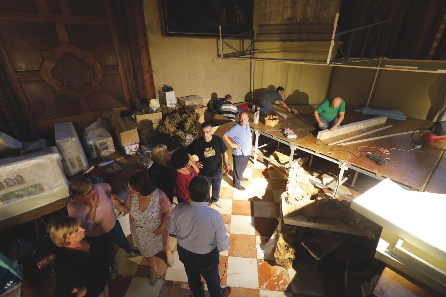 Comienza el montaje del belén en la Catedral