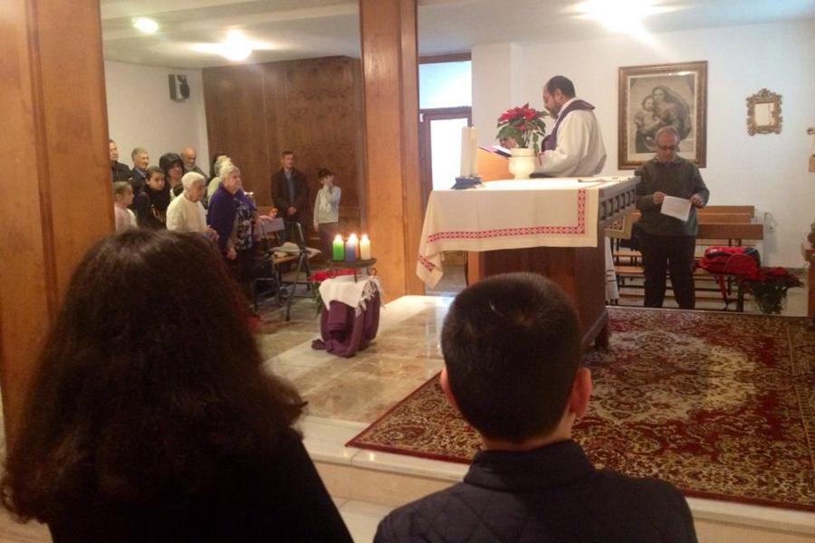 Los niños y jóvenes de Álora siembran la localidad de "estrellas"